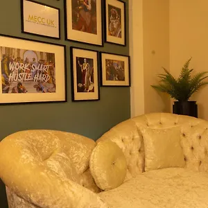 Luxury Centre Getaway - Prime Location Sleeps 7! , Nottingham United Kingdom
